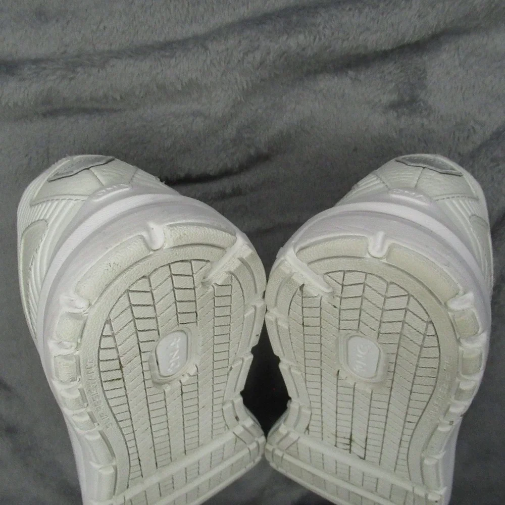 Brooks lightly used